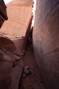 Crack in the Wall - jediná možnost sestupu do Coyote Gulch